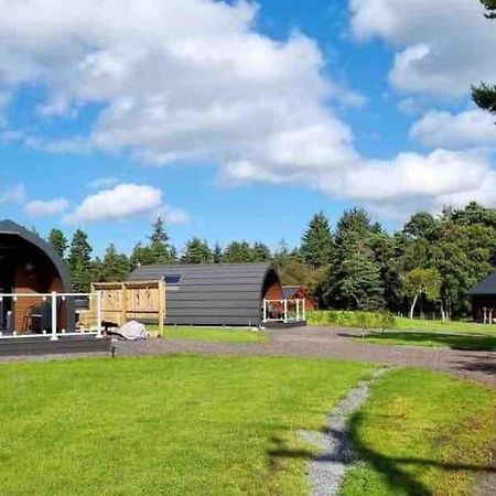 Red Squirrel Log Cabin With Hot Tub Keith Esterno foto