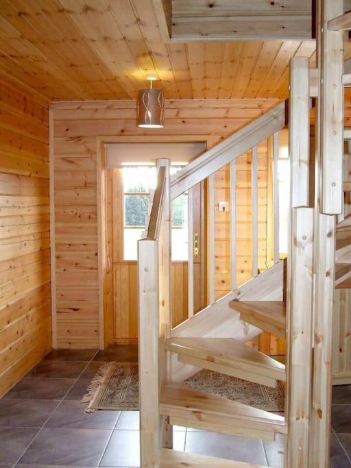 Red Squirrel Log Cabin With Hot Tub Keith Esterno foto